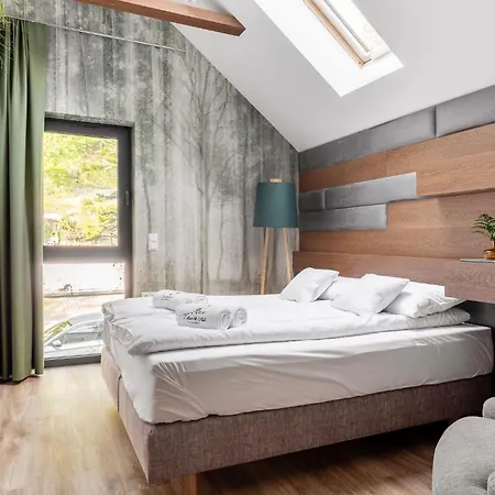 Tawerna Kaszubska 롯지 오스트시체